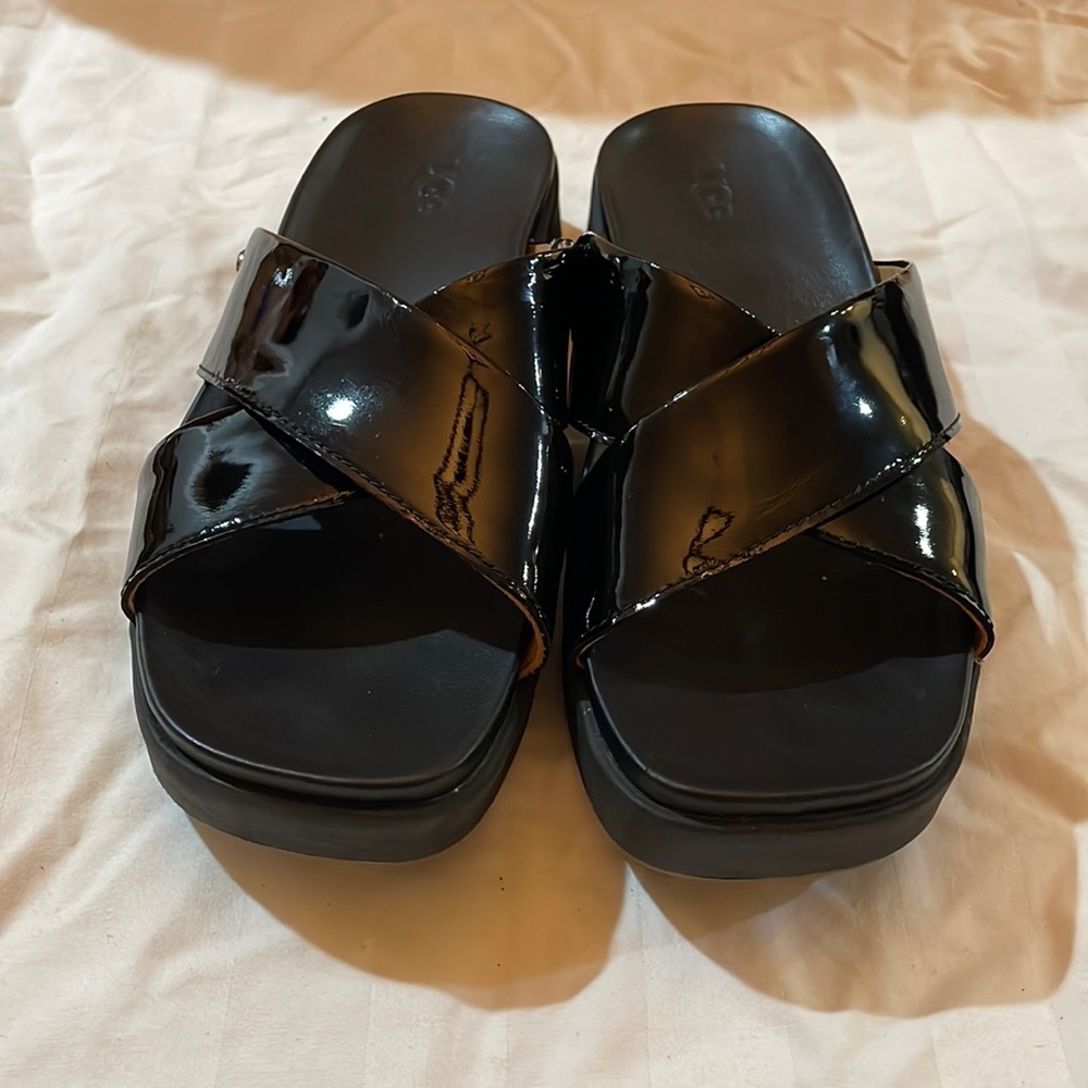 UGG Black patent leather platform sandals, size 6, like new